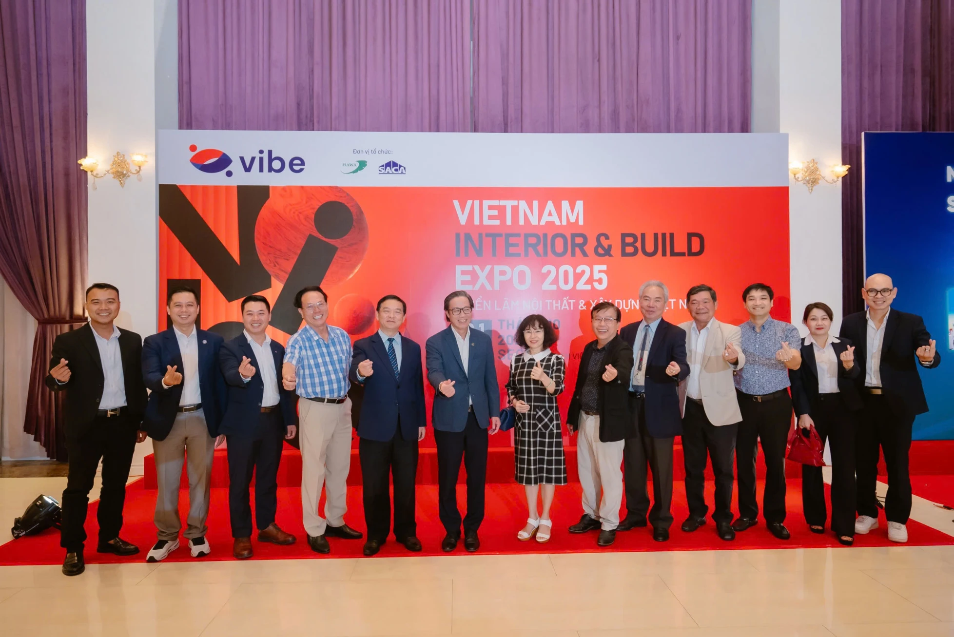 https://static.quochuyanhcorp.vn/21247/2025/Hoạt động SACA/Ngày Hội Kinh Doanh SBA 2025/z6459766878903_5fa39d40b6e7cbadd2ac98c83364d1b5.jpg